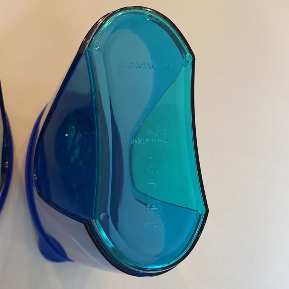 Beautiful Tupperware Container Set 1.6L X2 - Picture 6 of 7